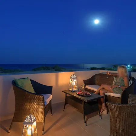 Serenity House- Beachfront With Pool גנאדי