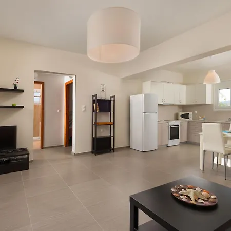 Serenity House- Beachfront With Pool וילה *