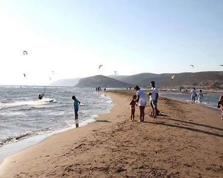 Serenity House- Beachfront With Pool * גנאדי