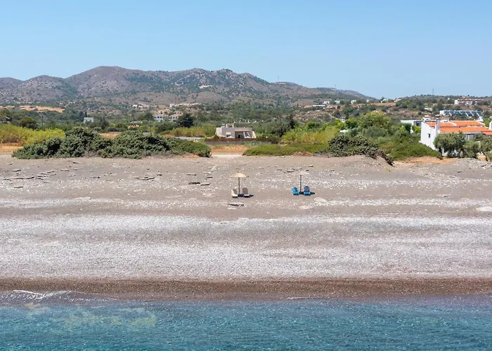 Serenity House- Beachfront With Pool * غينادي