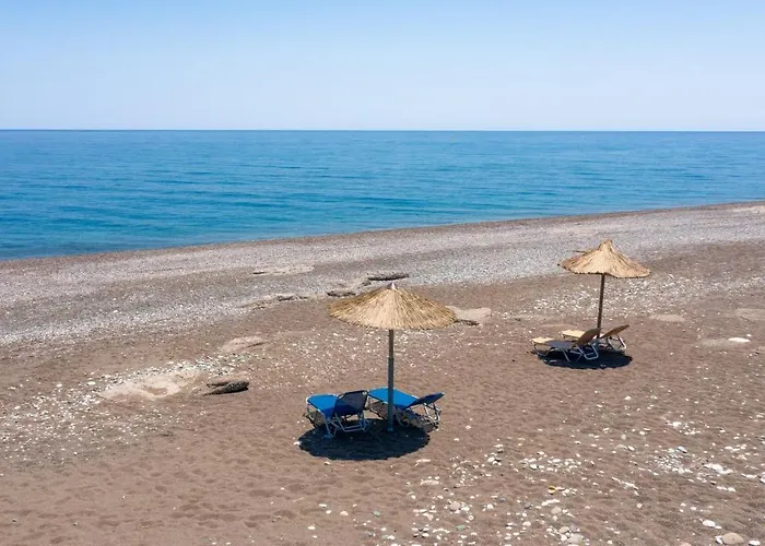 Serenity House- Beachfront With Pool فيلة غينادي