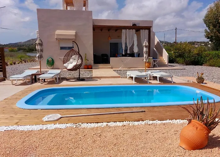 Serenity House- Beachfront With Pool فيلة غينادي