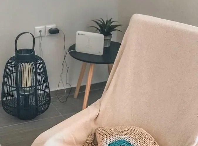 Serenity House- Beachfront With Pool غينادي