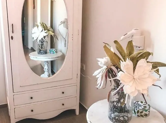 فيلة Serenity House- Beachfront With Pool