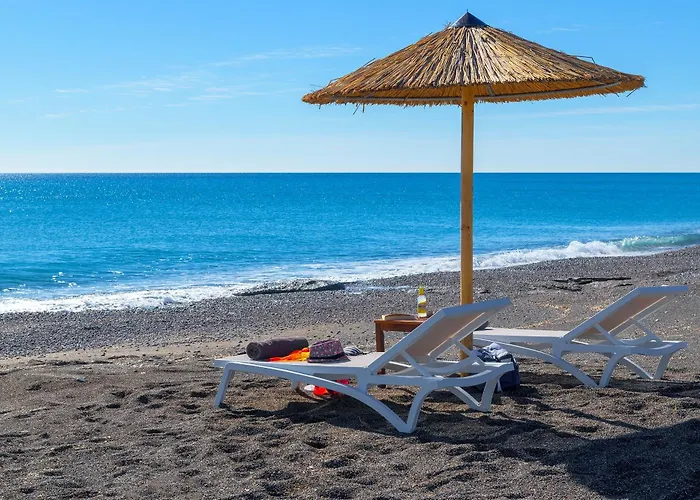 Serenity House- Beachfront With Pool فيلة *