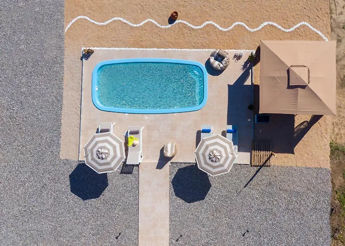 Serenity House- Beachfront With Pool * غينادي