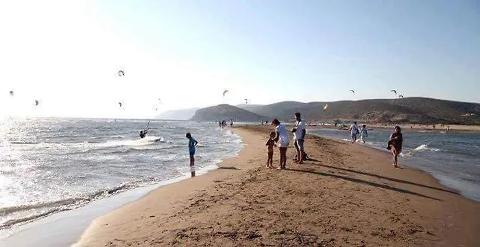 Serenity House- Beachfront With Pool * غينادي