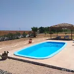 Serenity House- Beachfront With Pool *