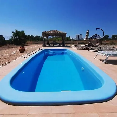 빌라 Serenity House- Beachfront With Pool