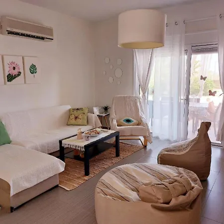 빌라 Serenity House- Beachfront With Pool