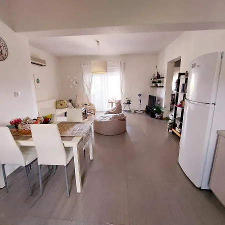 Serenity House- Beachfront With Pool *