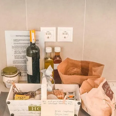 Serenity House- Beachfront With Pool Willa