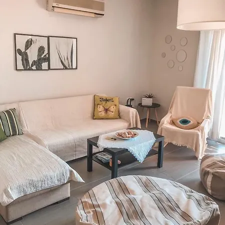 Villa Serenity House- Beachfront With Pool Gennadi