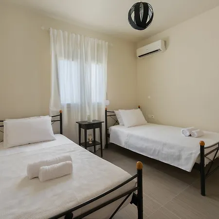 Villa Serenity House- Beachfront With Pool Gennadi