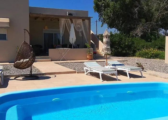 Serenity House- Beachfront With Pool