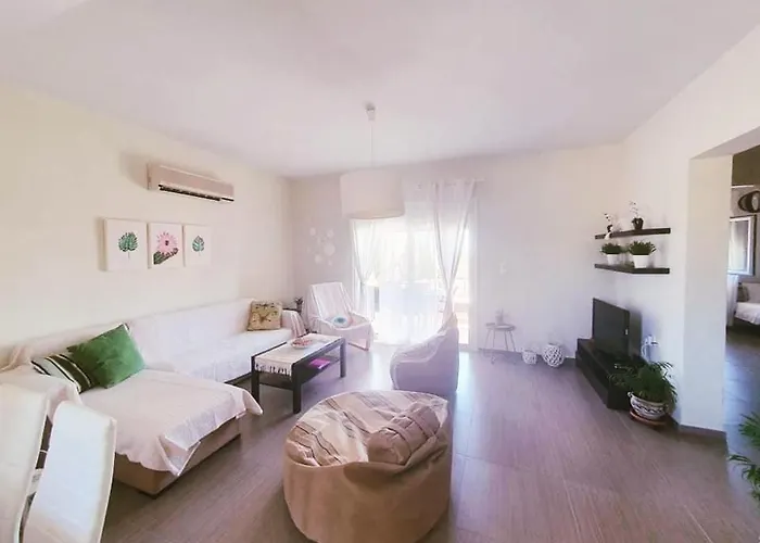 Serenity House- Beachfront With Pool * Gennadi