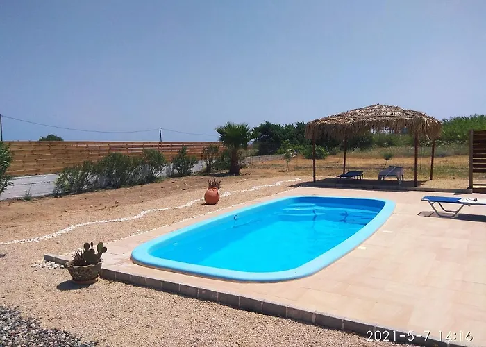 Serenity House- Beachfront With Pool *
