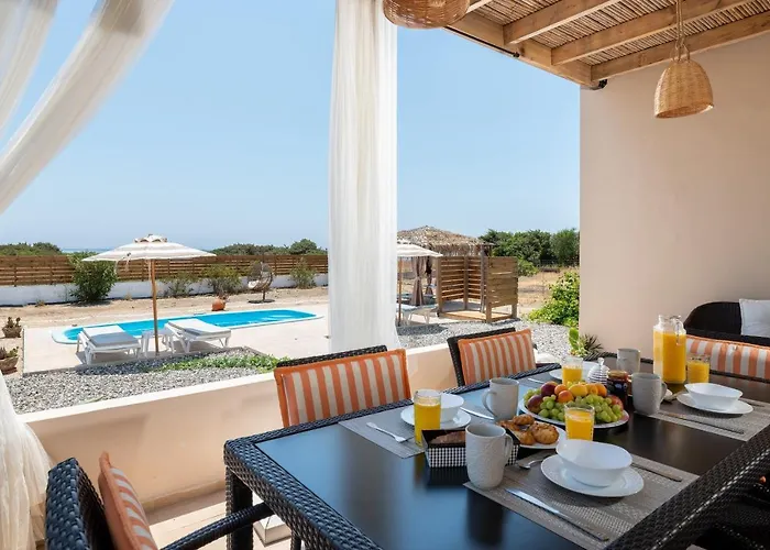 Serenity House- Beachfront With Pool Vilă Gennadi