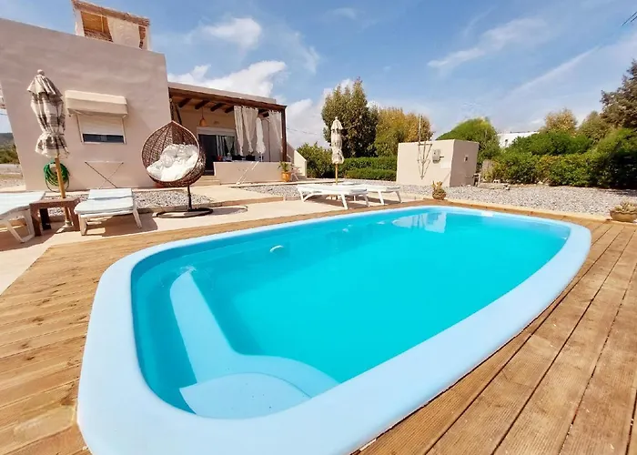 Serenity House- Beachfront With Pool Villa