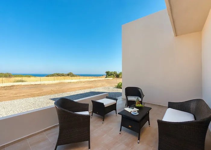 Villa Serenity House- Beachfront With Pool Gennadi