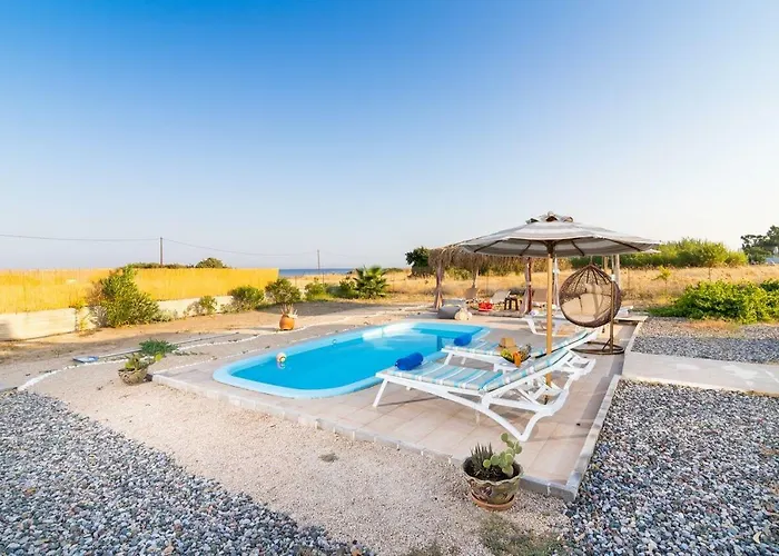 Serenity House- Beachfront With Pool * Gennadi