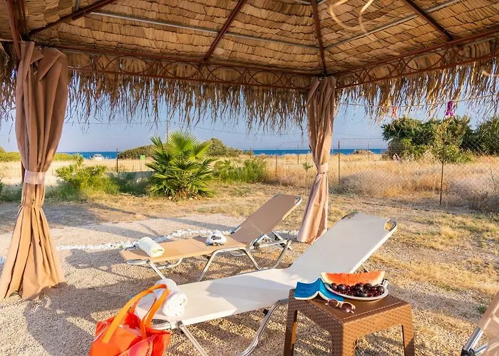 Serenity House- Beachfront With Pool