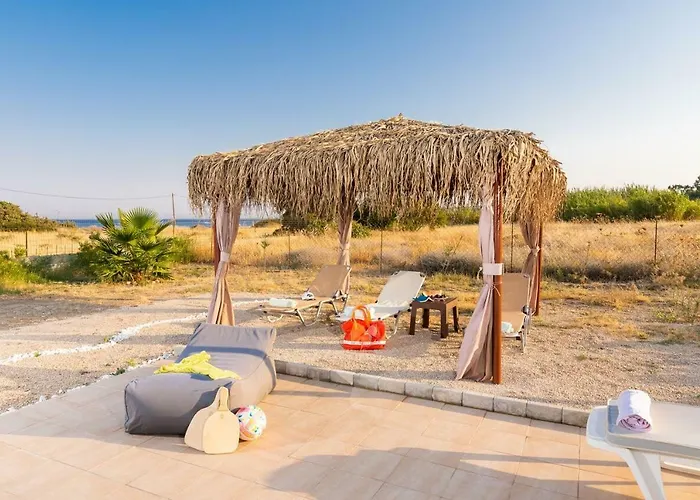 Villa Serenity House- Beachfront With Pool *