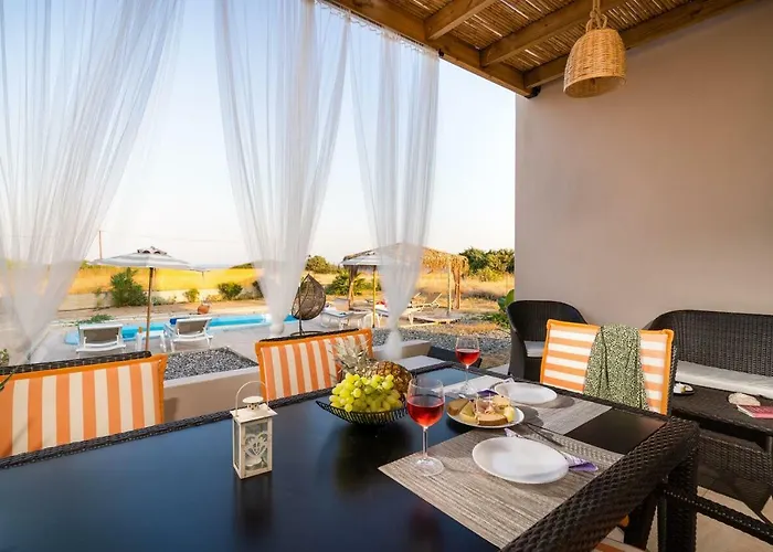 Villa Serenity House- Beachfront With Pool *