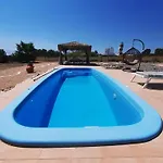 빌라 Serenity House- Beachfront With Pool