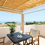 Serenity House- Beachfront With Pool 빌라 *