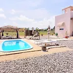 빌라 Serenity House- Beachfront With Pool 겐나디