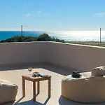 Serenity House- Beachfront With Pool 빌라