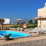 Serenity House- Beachfront With Pool 빌라 겐나디
