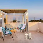Serenity House- Beachfront With Pool 빌라 *