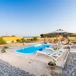 Serenity House- Beachfront With Pool * 겐나디
