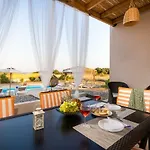 빌라 Serenity House- Beachfront With Pool *