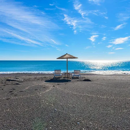 Serenity House- Beachfront With Pool 빌라 겐나디
