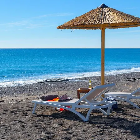 Serenity House- Beachfront With Pool 빌라 *